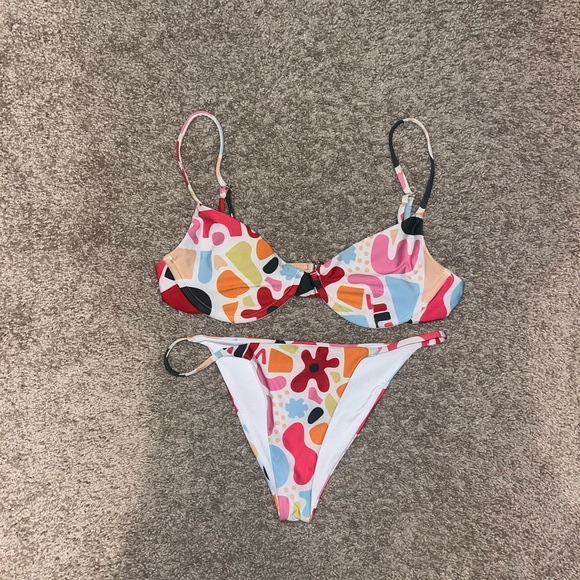 Beach Riot | Camilla Top & Chloe Bottoms Vibrant Abstract Shapes - Picture 5 of 5